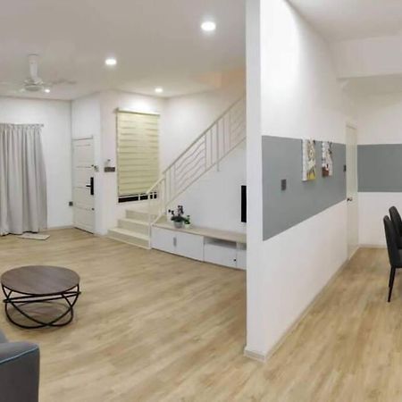 T House Nearby Kuantan East Coast Shopping Mall Extérieur photo